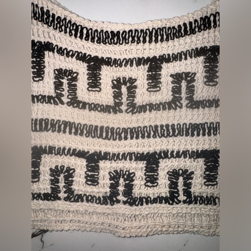 Colorblock Geo Pattern Crochet Top - Picture 6 of 8